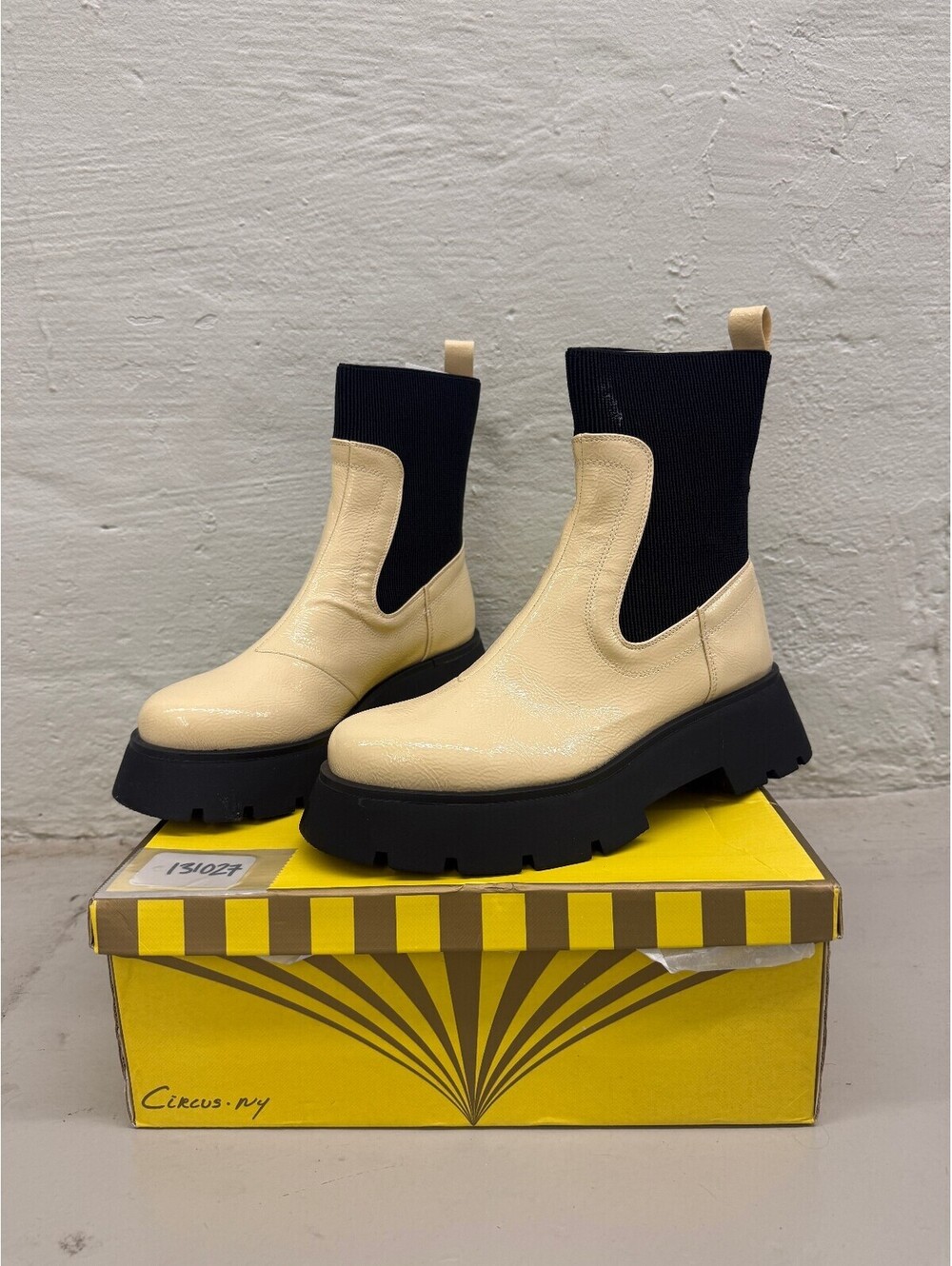 Circus by Sam Edelman Chelsea Boots